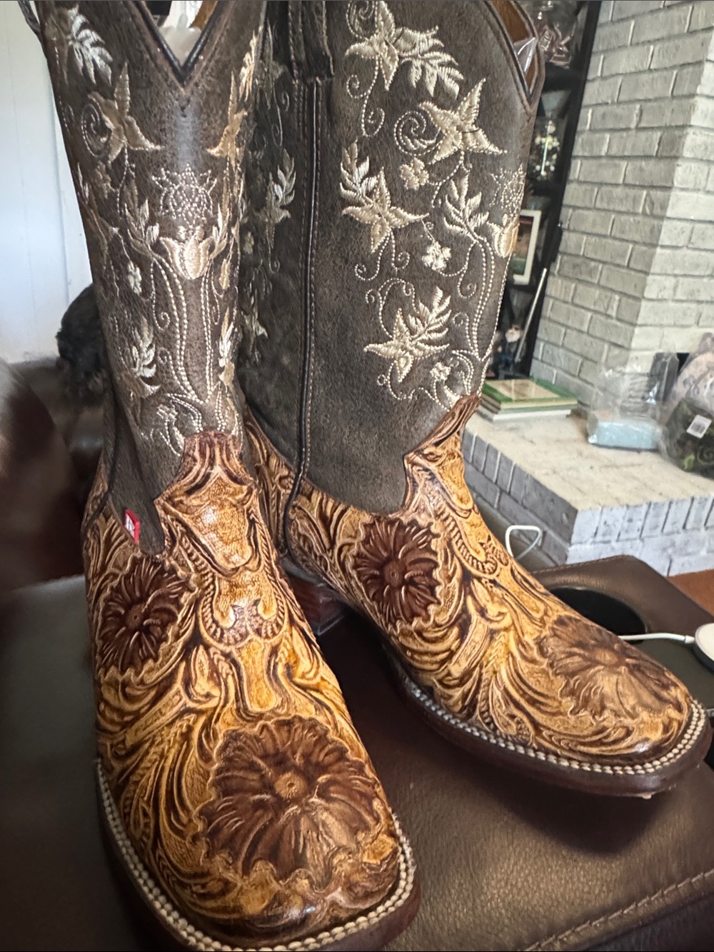 Big Bull Embroidered Two-Tone Floral Western Boots - Brown & Tan